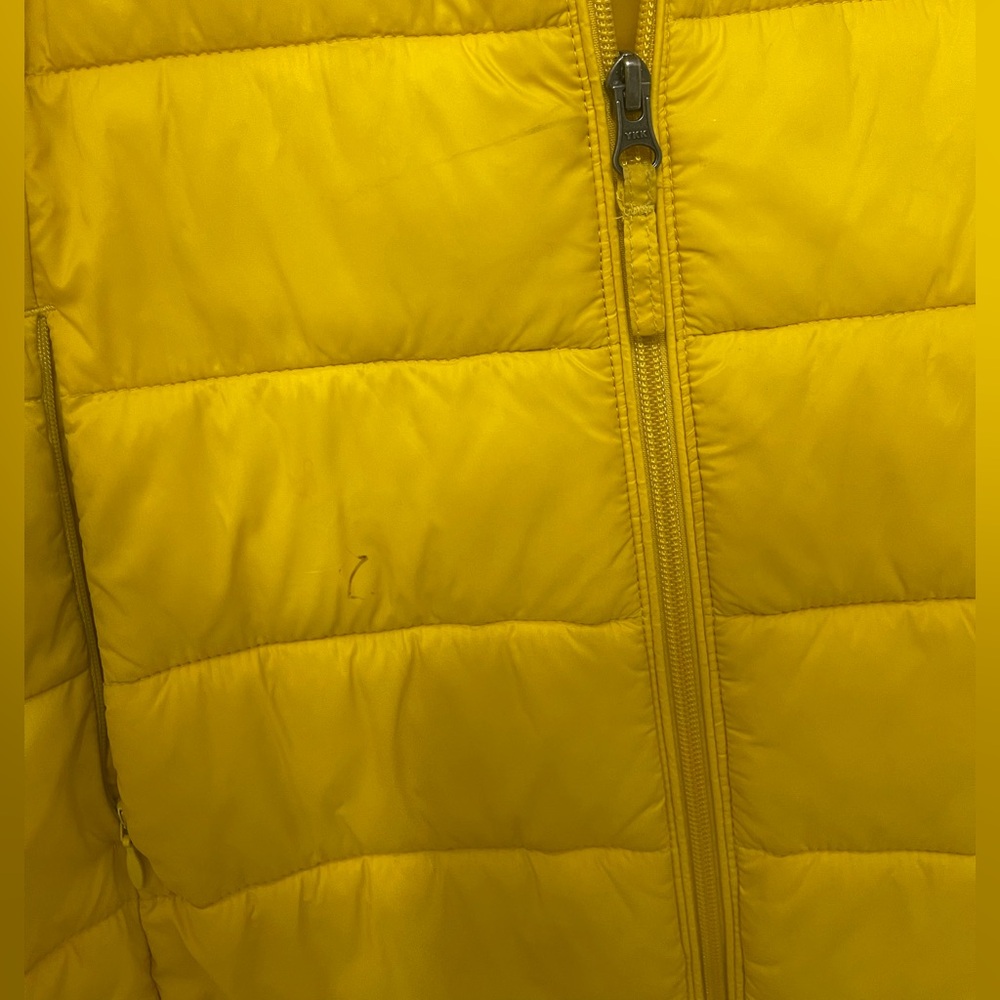 Amazon Essentials Women's Yellow Puffer Jacket - Picture 4 of 12